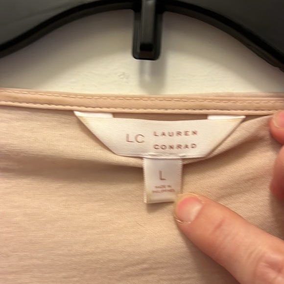 Lauren Conrad peach scooped neck floral top size Large - Picture 2 of 6